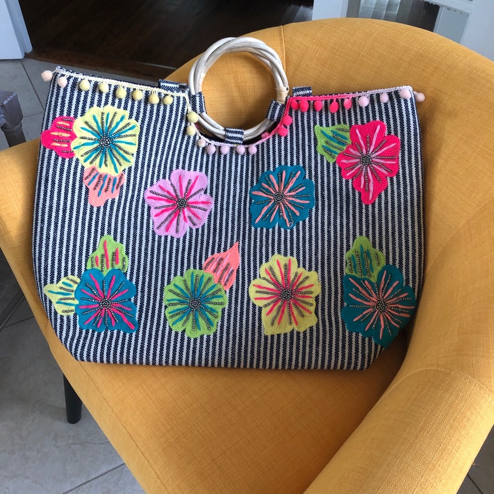 American & Beyond Sunset Tote Beach Bag - NWOT !